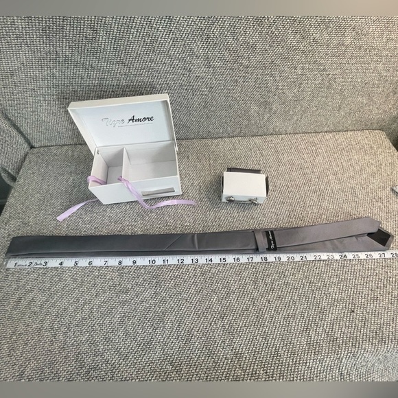 Gray Tie Set with Elegant Accessories - Picture 9 of 16